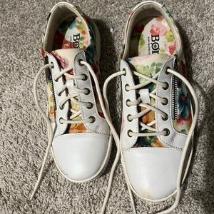 Bundle of super cute like new, brand name, size 6.5 women’s shoes!